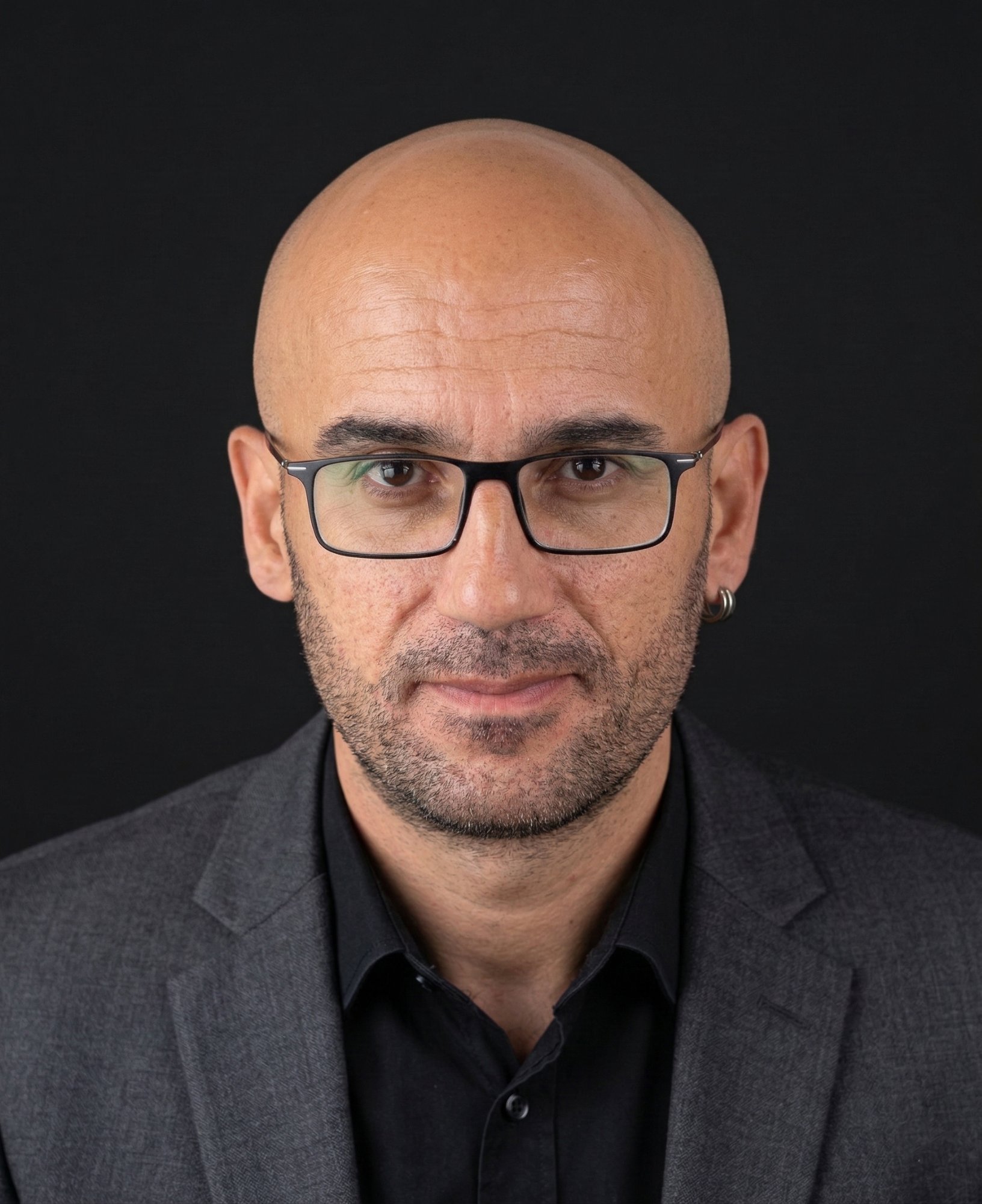 Dr. M. Oktar Guloglu - Neuroscientist and Dating & Relationship Consultant